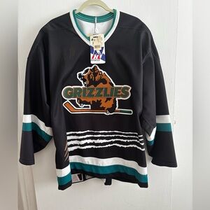 NWT Grizzlies 90’s hockey Jersey
